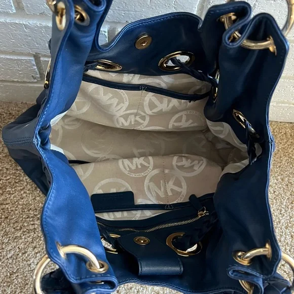 Michael Kors Dark Blue Shoulder Bag with Gold Accents - Picture 4 of 6